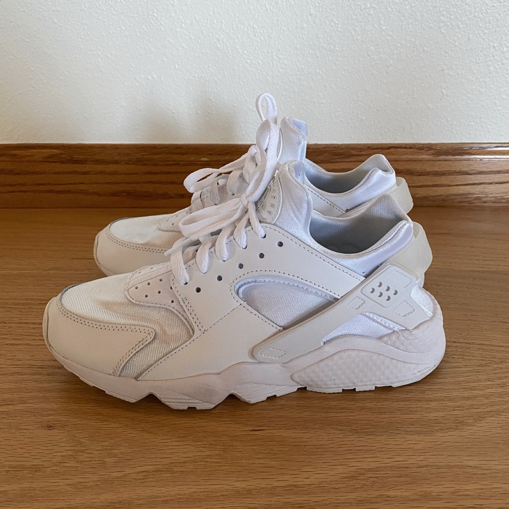 NIKE AIR HUARACHES